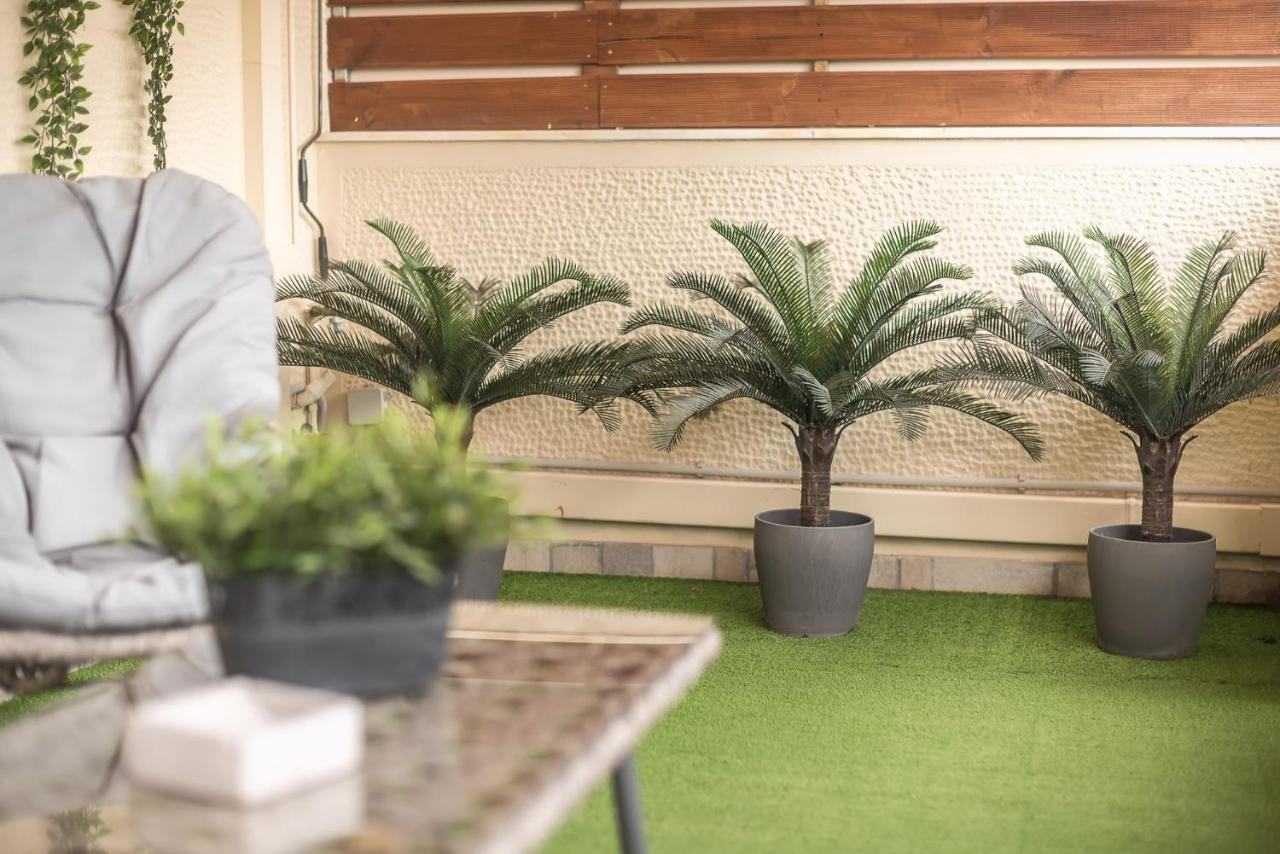 Petralona Stylish Penthouse Apartment เอเธนส์ ภายนอก รูปภาพ