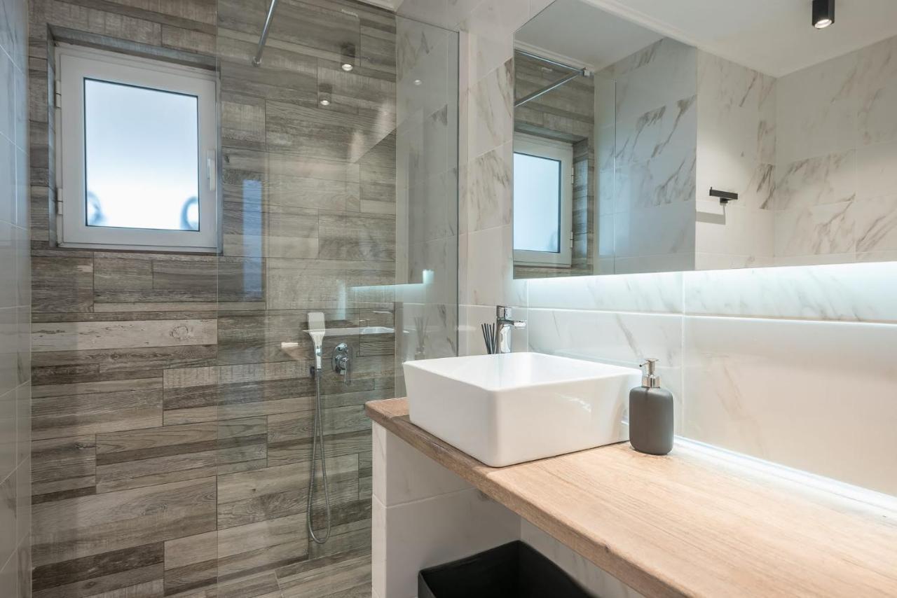 Petralona Stylish Penthouse Apartment เอเธนส์ ภายนอก รูปภาพ