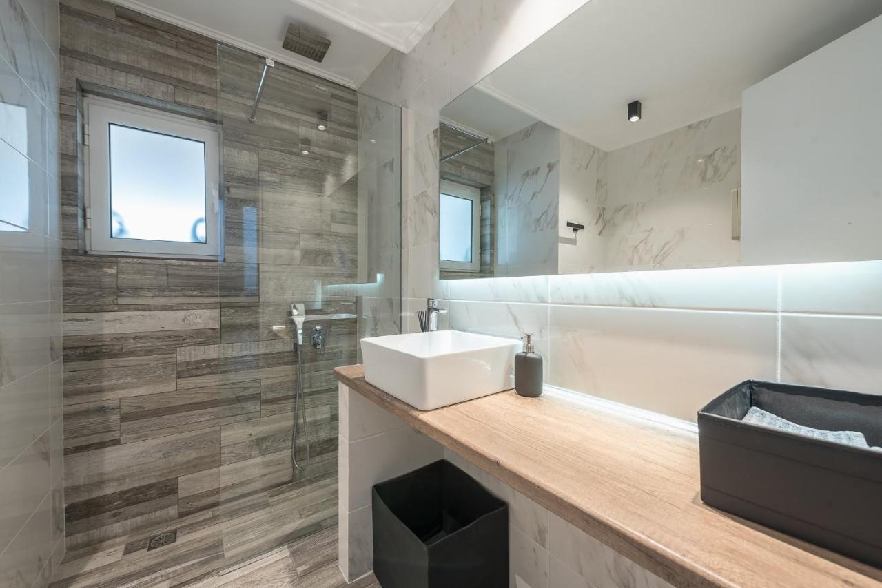 Petralona Stylish Penthouse Apartment เอเธนส์ ภายนอก รูปภาพ